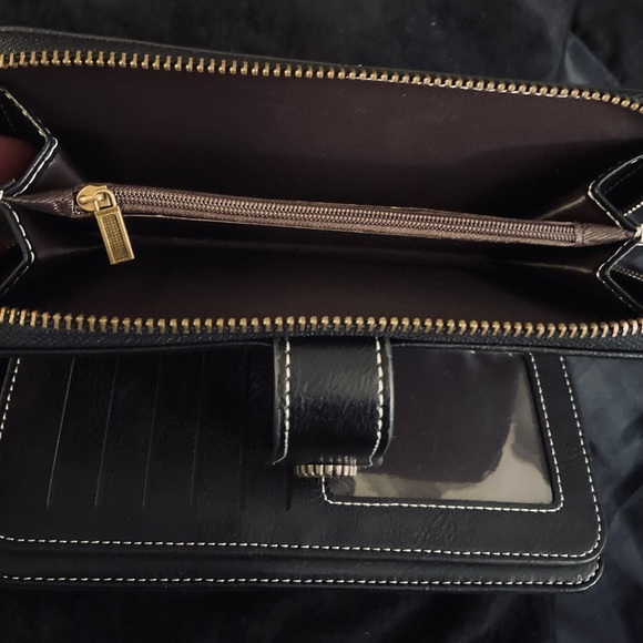 NWOT Charm Infinite Women’s Black Wallet - Picture 5 of 6